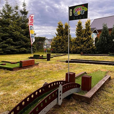 Domki Kapitanskie Z Prywatnym Polem Do Gry W Mini Golf Rewal Luaran gambar