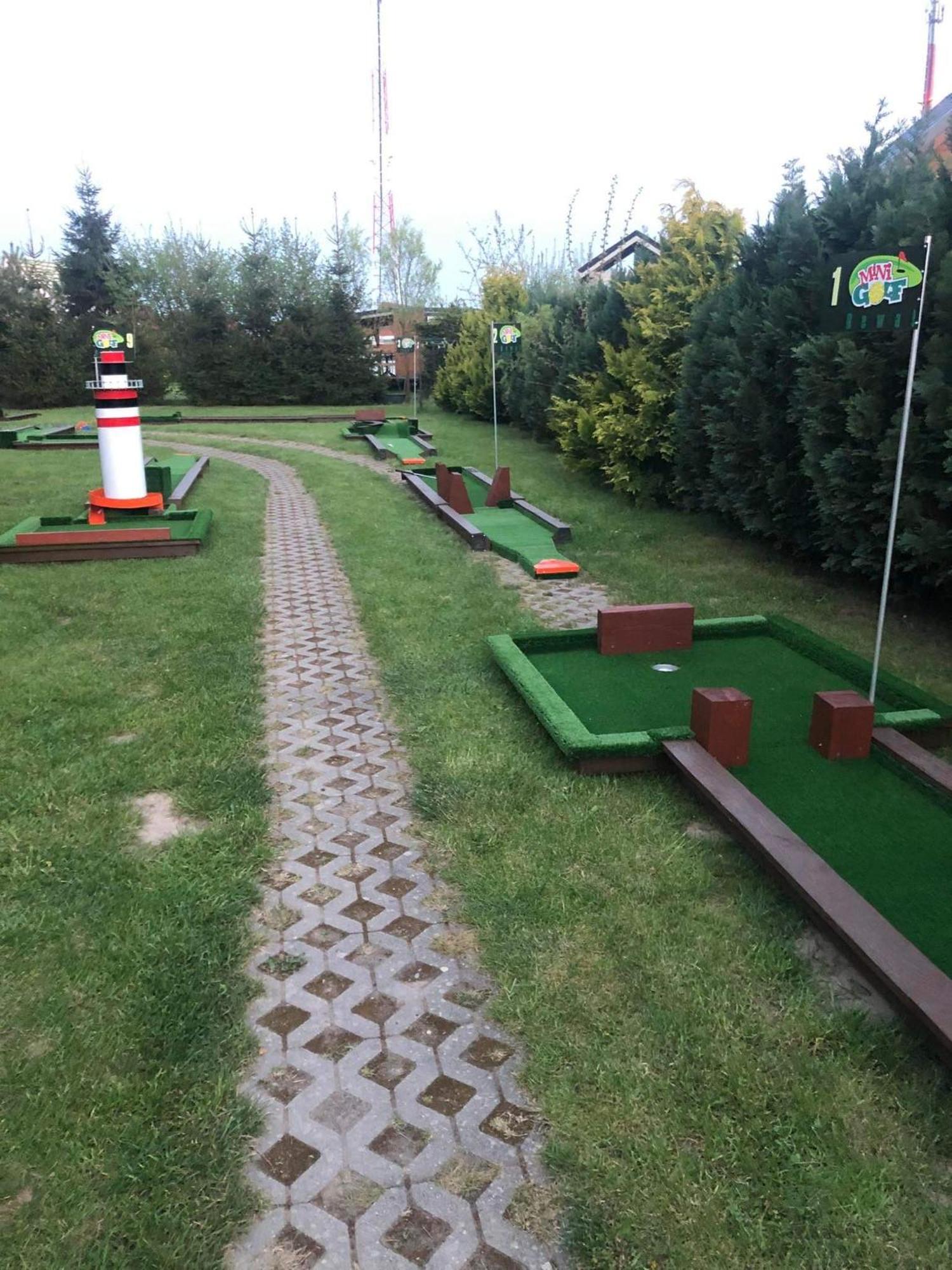 Domki Kapitanskie Z Prywatnym Polem Do Gry W Mini Golf Rewal Luaran gambar