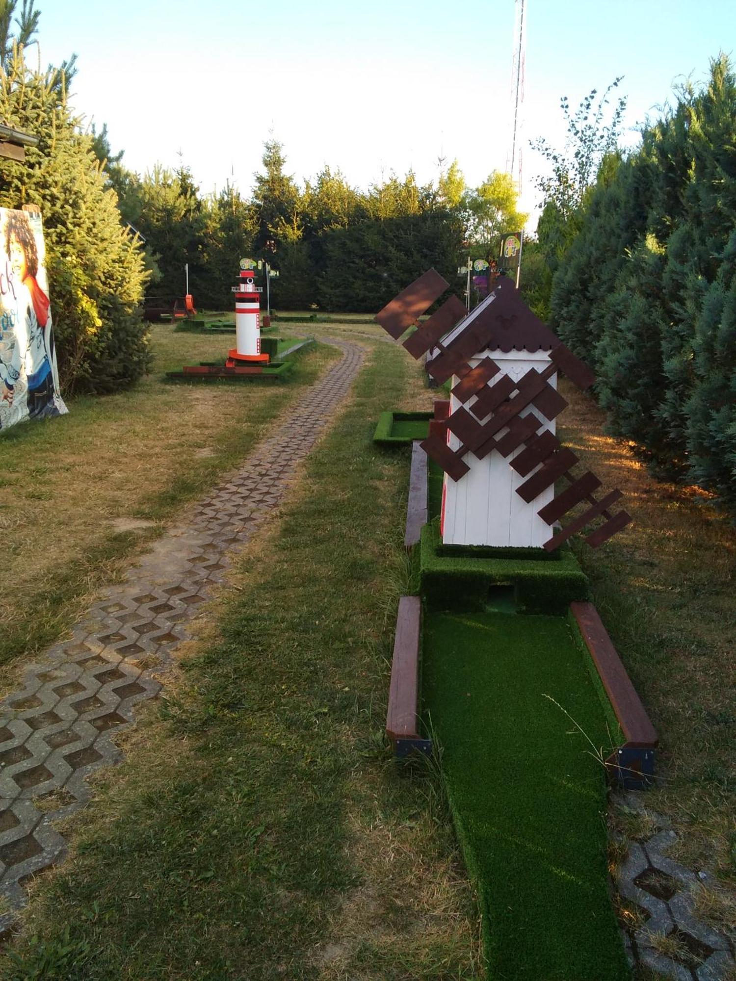 Domki Kapitanskie Z Prywatnym Polem Do Gry W Mini Golf Rewal Luaran gambar