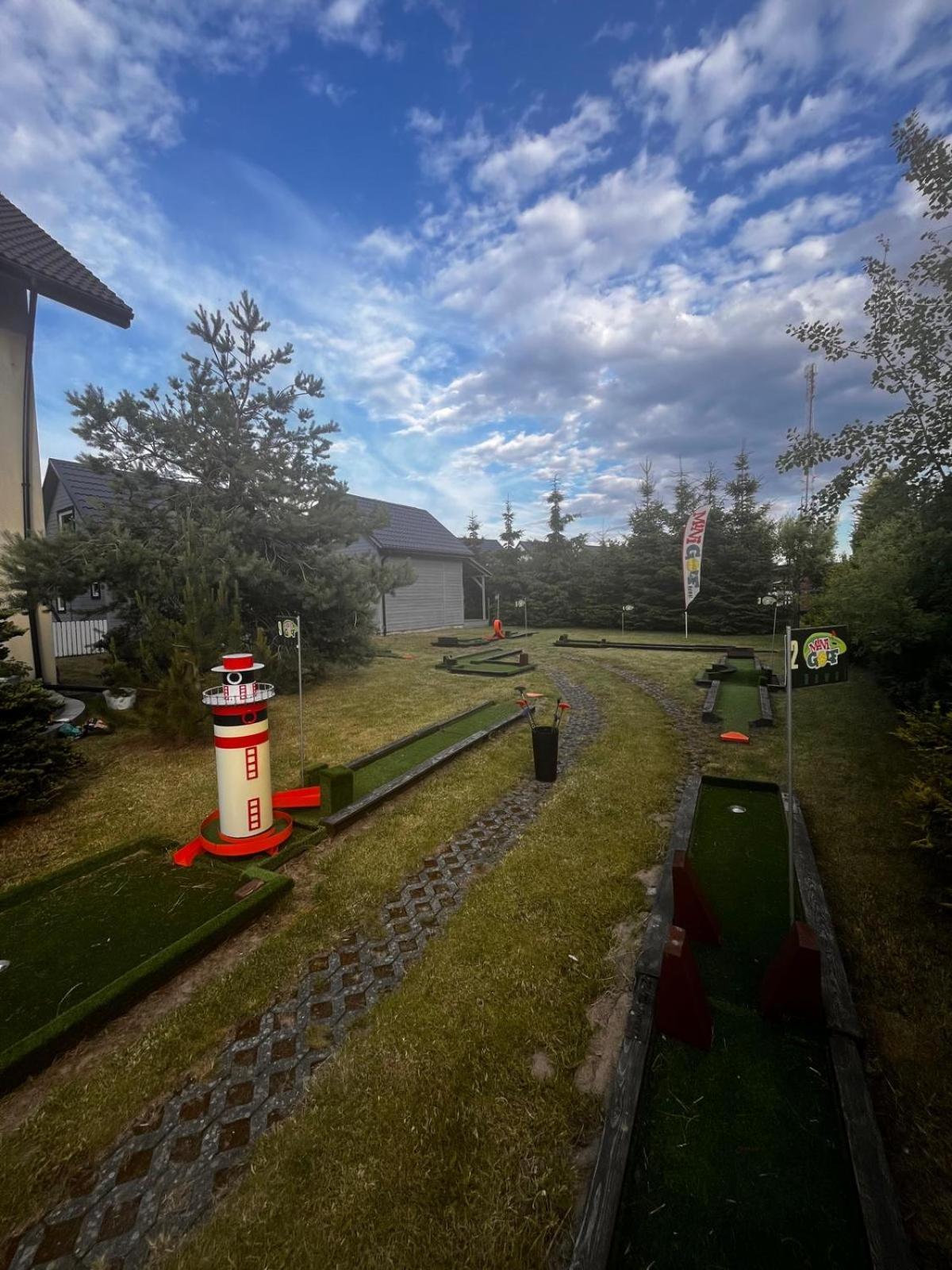 Domki Kapitanskie Z Prywatnym Polem Do Gry W Mini Golf Rewal Luaran gambar