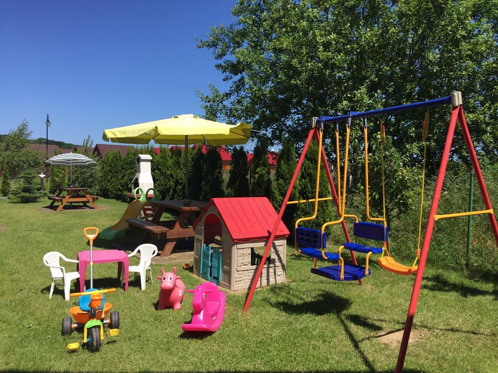 Domki Kapitanskie Z Prywatnym Polem Do Gry W Mini Golf Rewal Luaran gambar